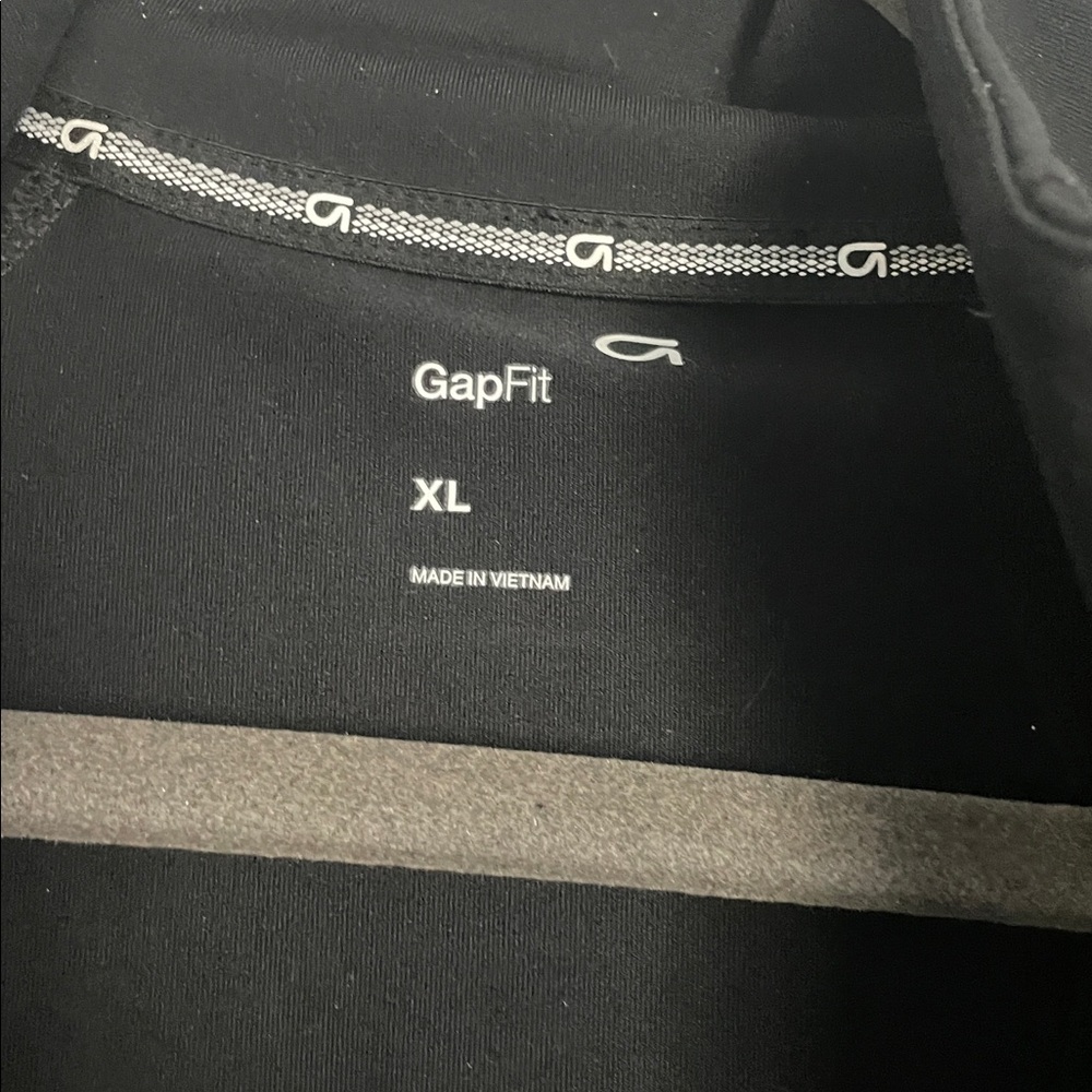 GAP Fit Women's Black Atleisure/Travel Jacket. Never worn! - Picture 3 of 6